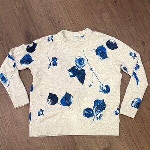 Club Monaco Light Gray and Blue Floral Print Crew Neck Sweater
